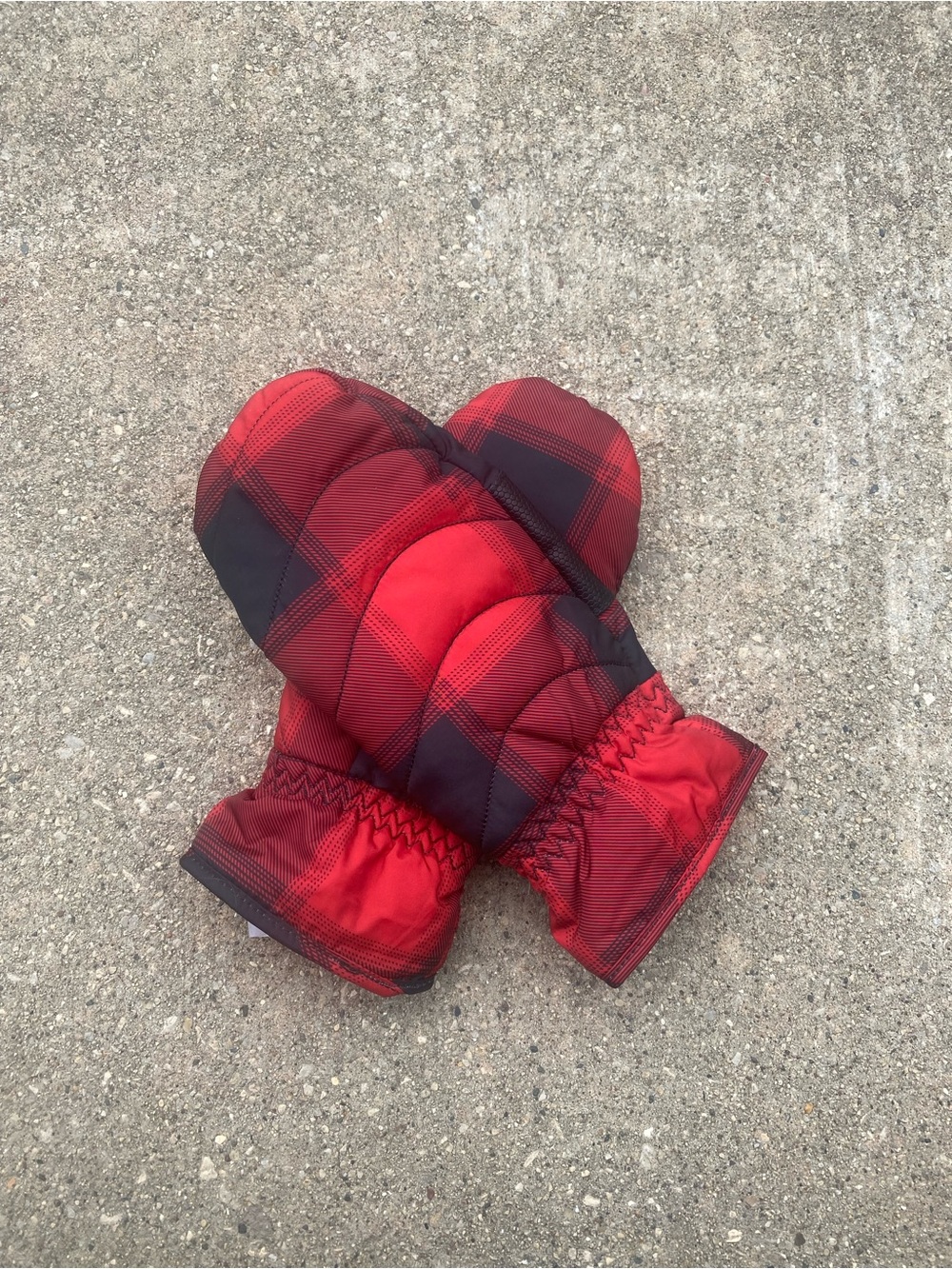 Old Navy Red and Black Plaid Mittens
